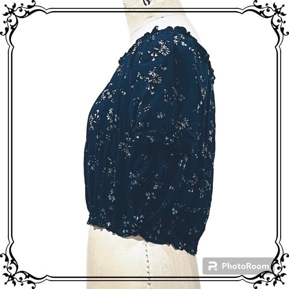 COZY CASUAL Off-The-Shoulder Floral Crop Blouse - Size M - Picture 5 of 7